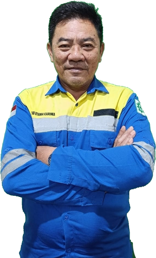 Personel PT Kutai Utama Karunia berseragam kerja